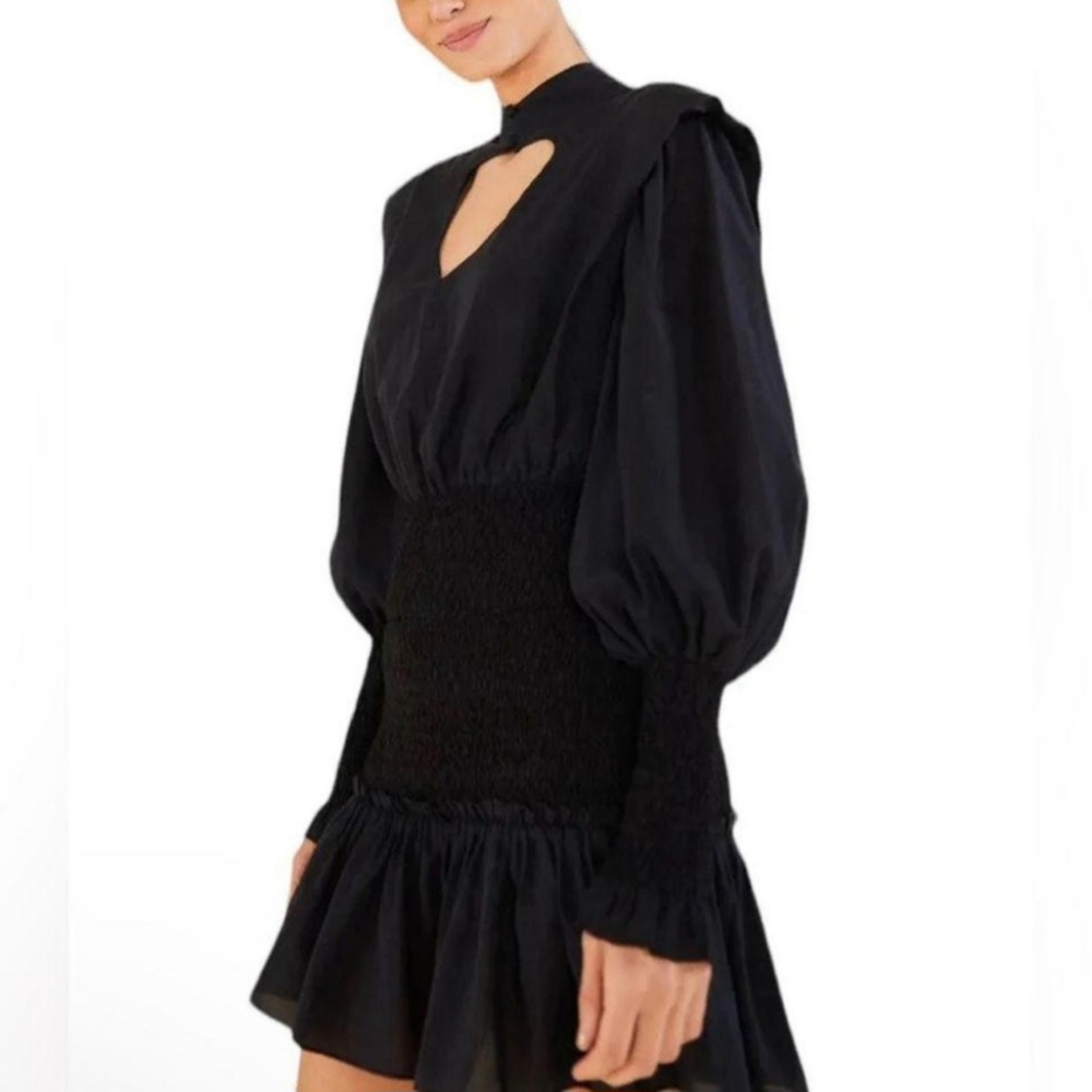 Host Pick 💥 Farm Rio Smocked long sleeve mini dress